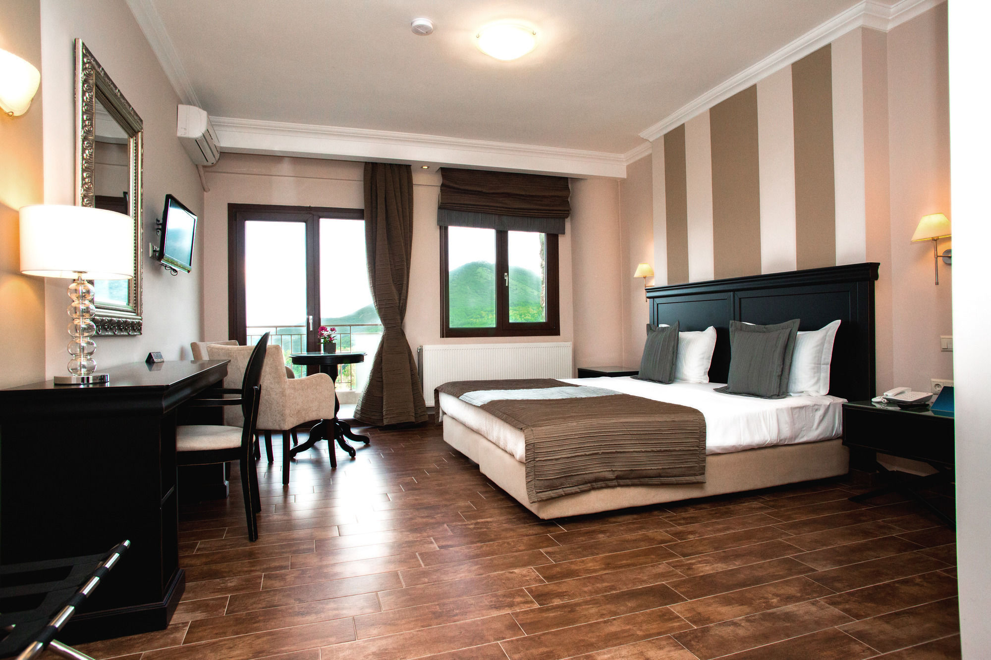 קסטוריה Enastron View Hotel מראה חיצוני תמונה