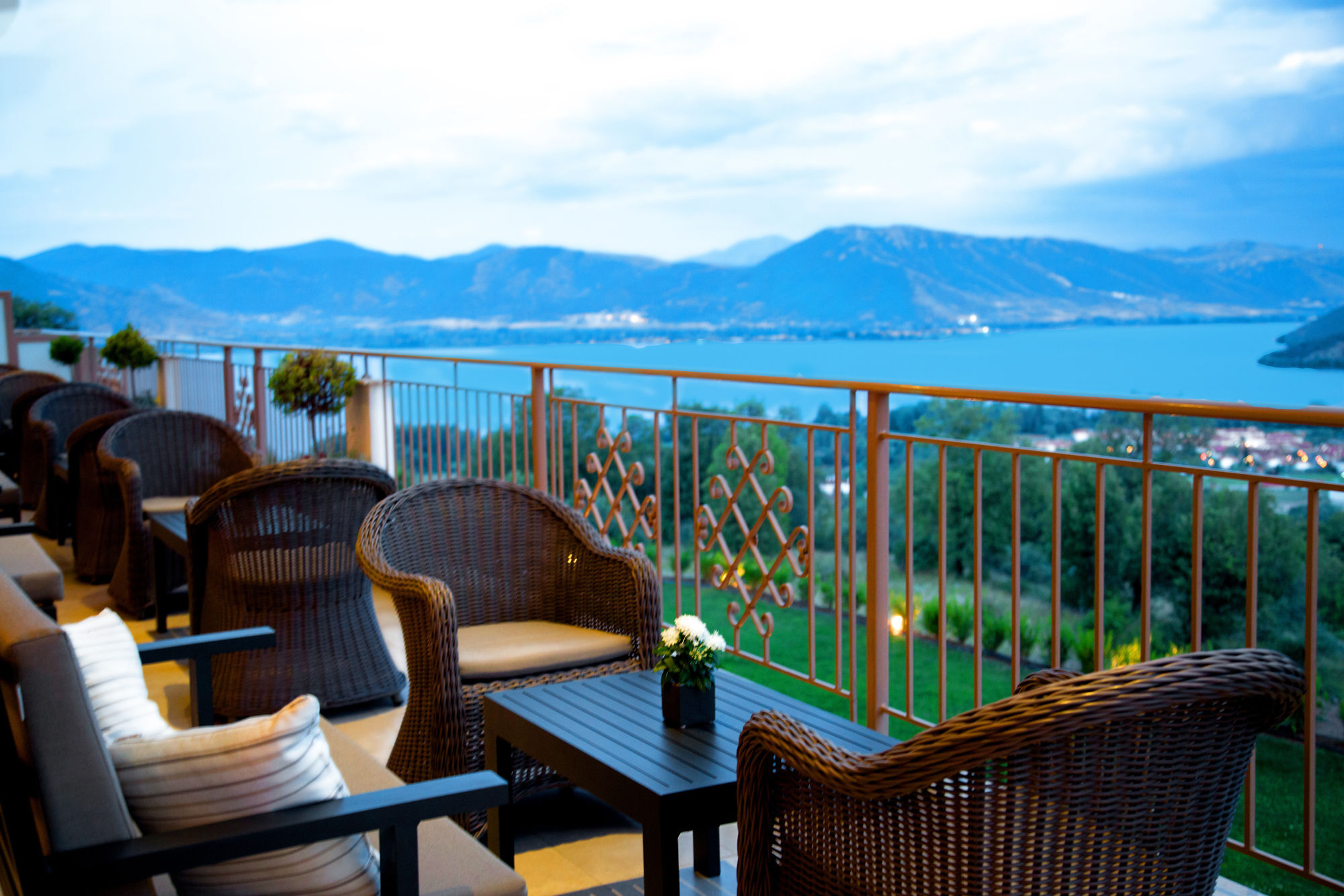 קסטוריה Enastron View Hotel מראה חיצוני תמונה
